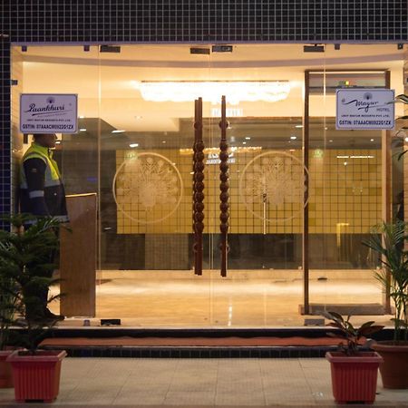 Mayur Hotel Ню Делхи Екстериор снимка