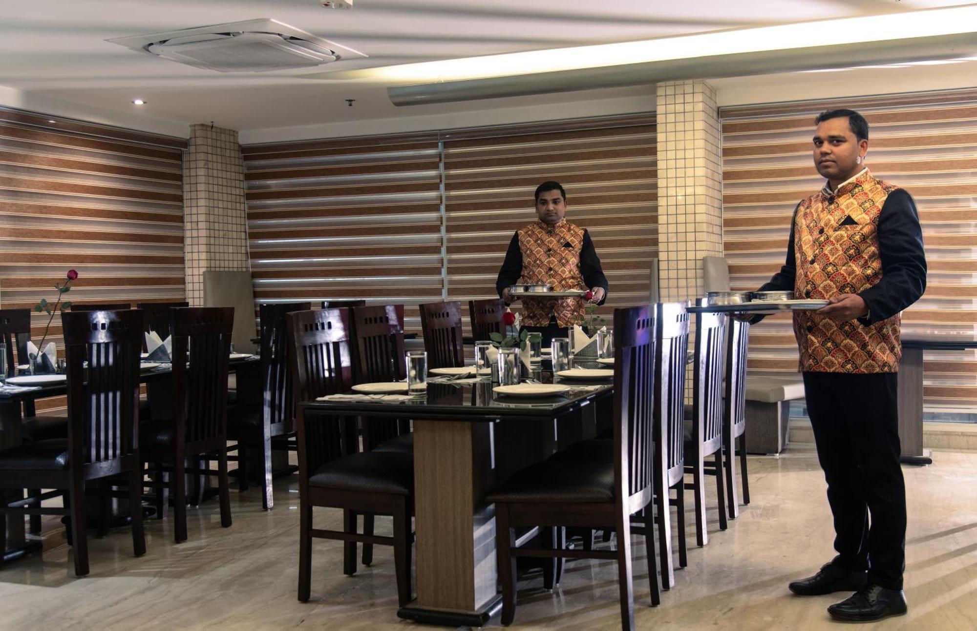 Mayur Hotel Ню Делхи Екстериор снимка