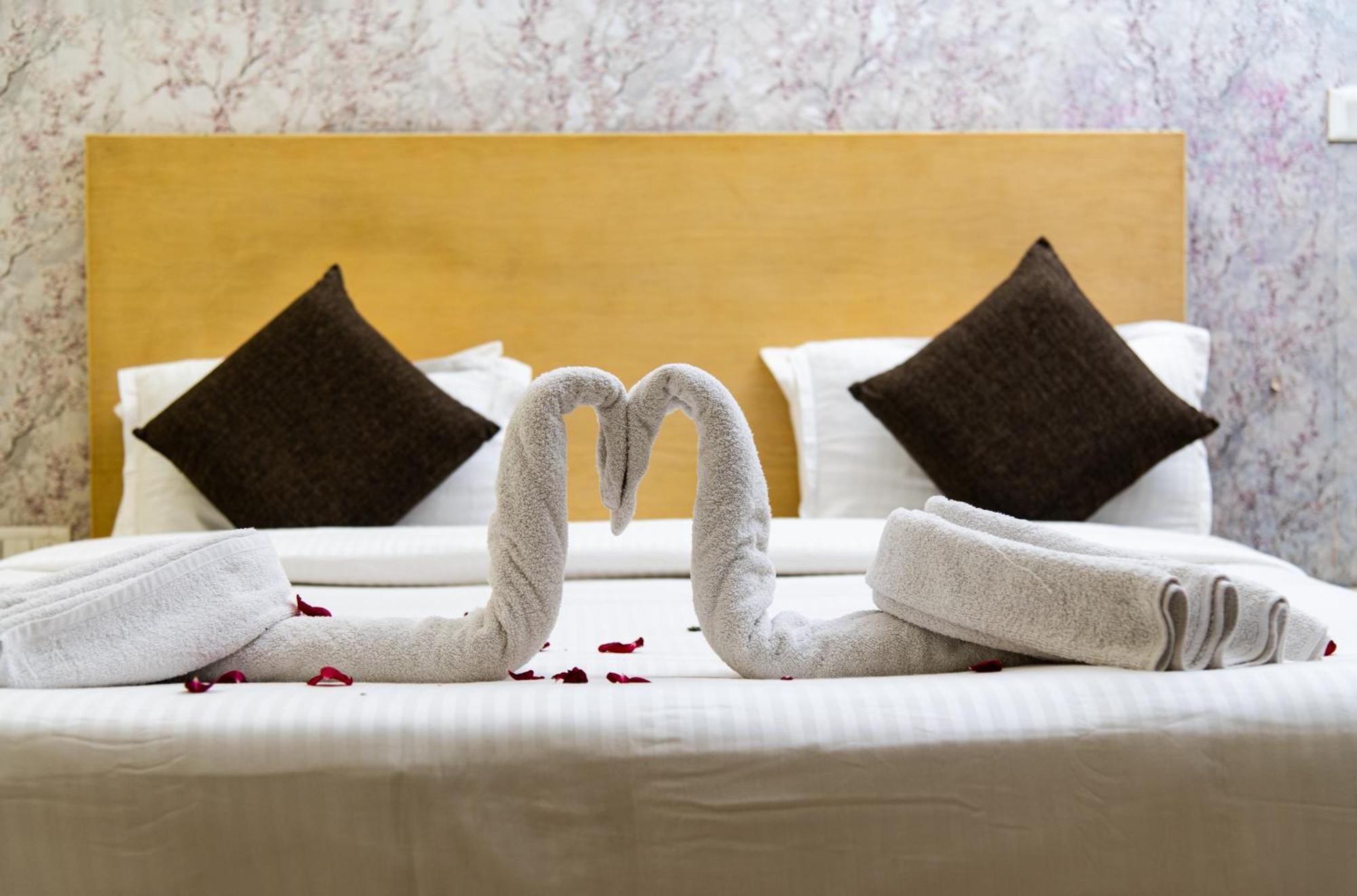 Mayur Hotel Ню Делхи Екстериор снимка
