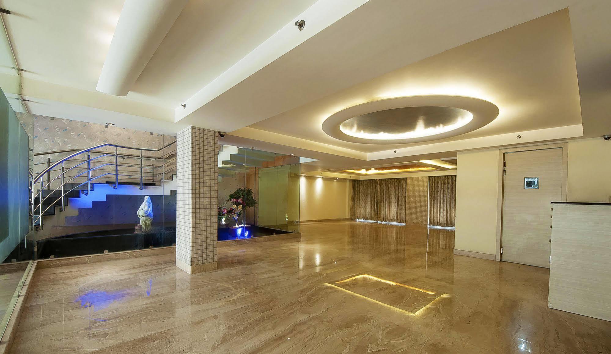 Mayur Hotel Ню Делхи Екстериор снимка