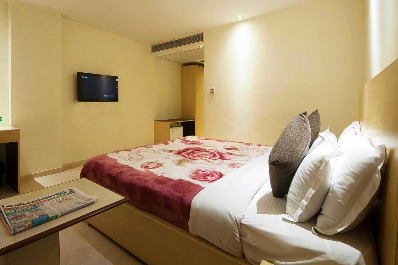 Mayur Hotel Ню Делхи Екстериор снимка